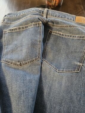 American Eagle Outfitters Women’s Medium Blue Straight-Leg Jeans